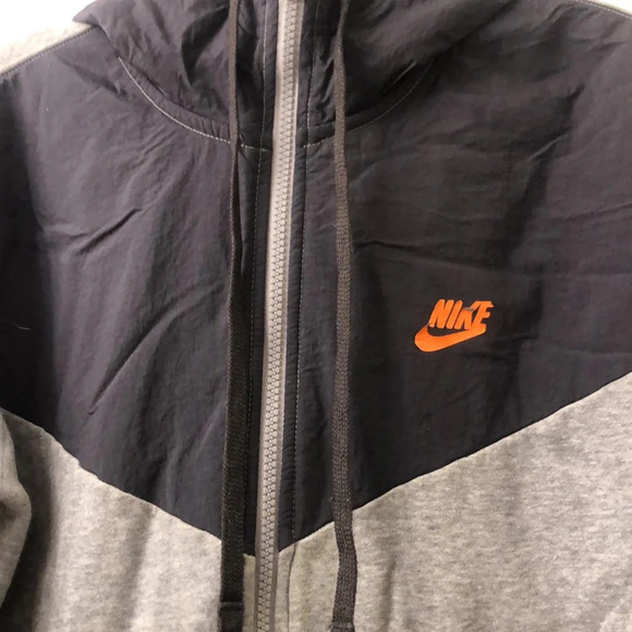 Nike Windbreaker - Picture 2 of 9